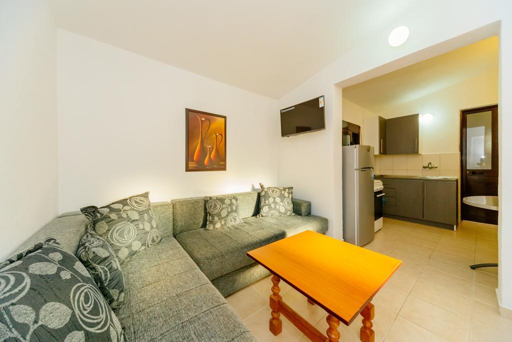 Mc Apartments Улцинь Екстер'єр фото